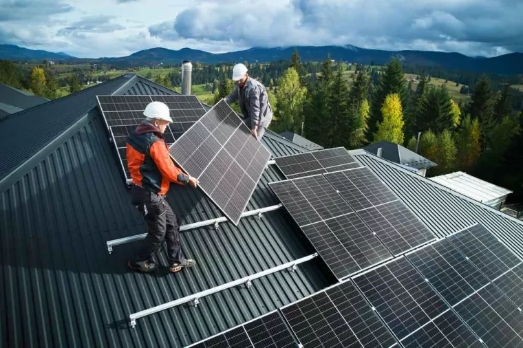 Peut-on installer des panneaux photovoltaïques sur un toit en zinc ?, Beauvais, ENR Lux France